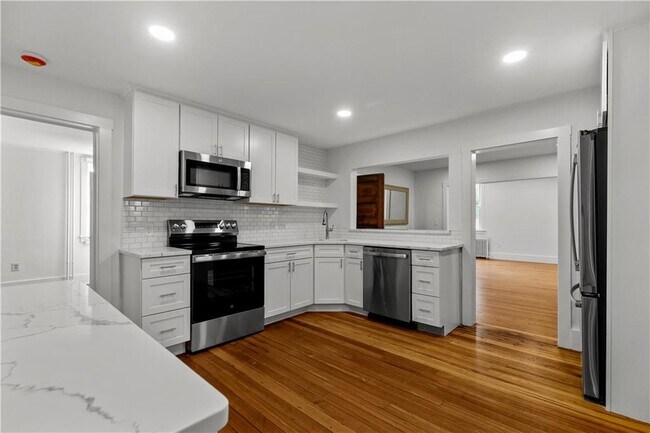 Building Photo - 41 Freeborn St