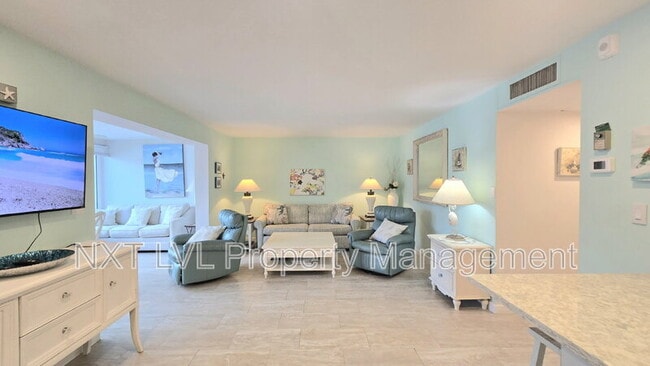 Building Photo - 1065 Gulf Shore Blvd N