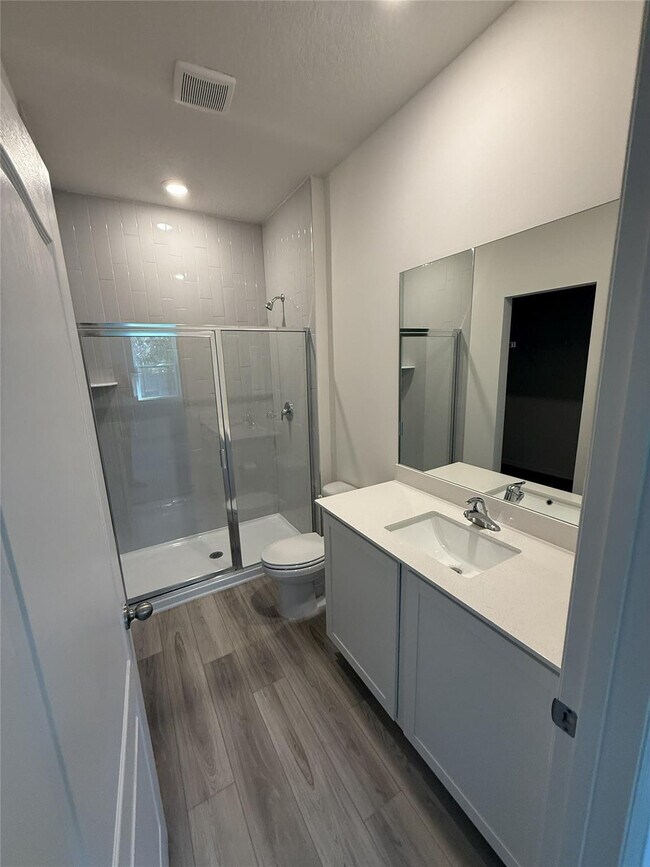 Building Photo - 8715 98th Ct