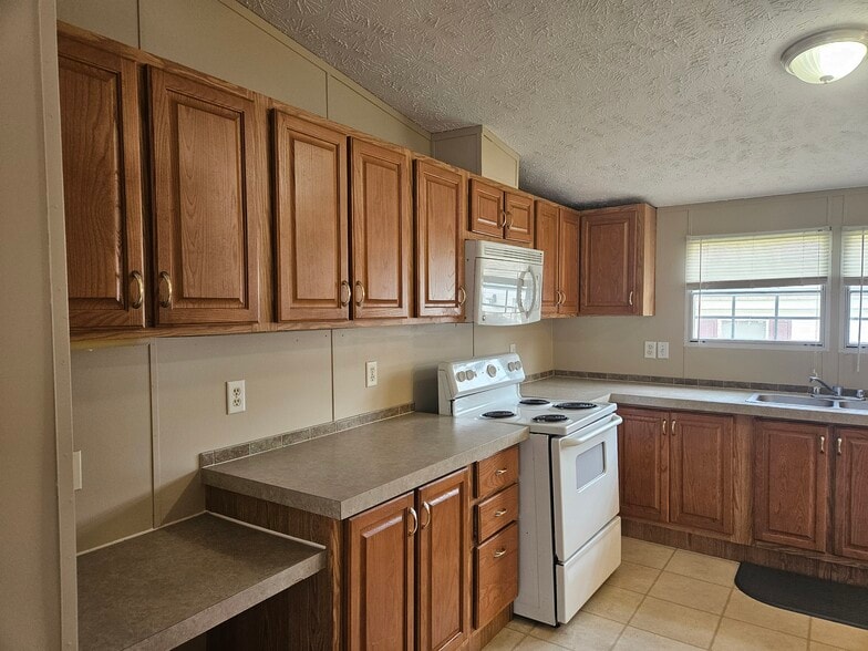 Building Photo - 159 Lynnwood Cir