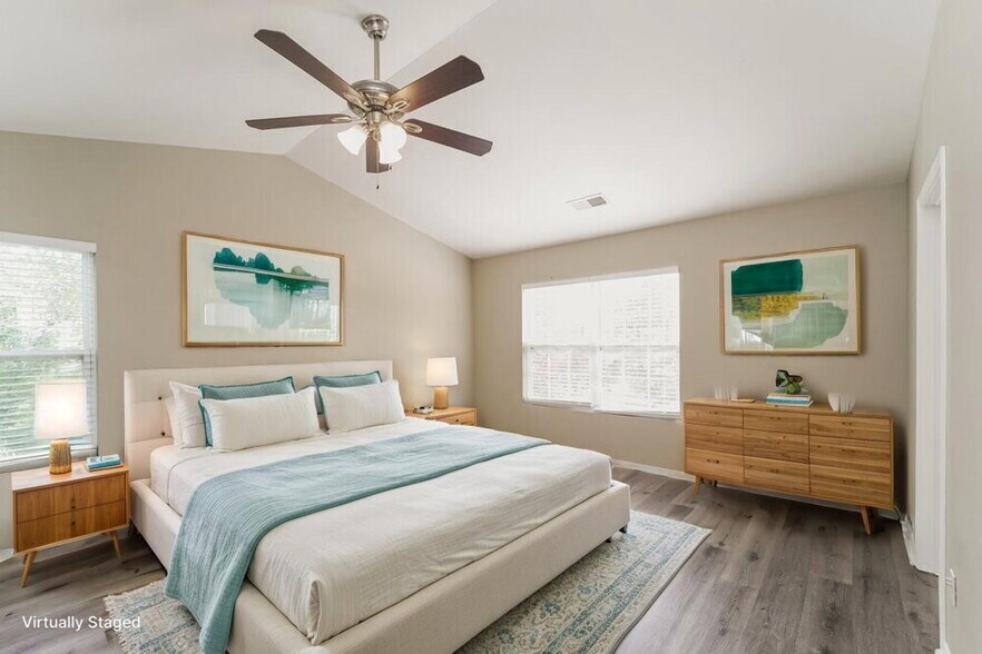 Building Photo - 3804 Larkhaven Village Dr