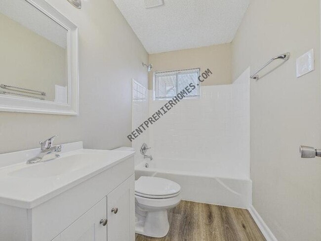 Building Photo - 1 Coral Ln