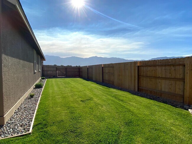 Building Photo - 3/2/2 Beautiful Home In Gardnerville Locat...