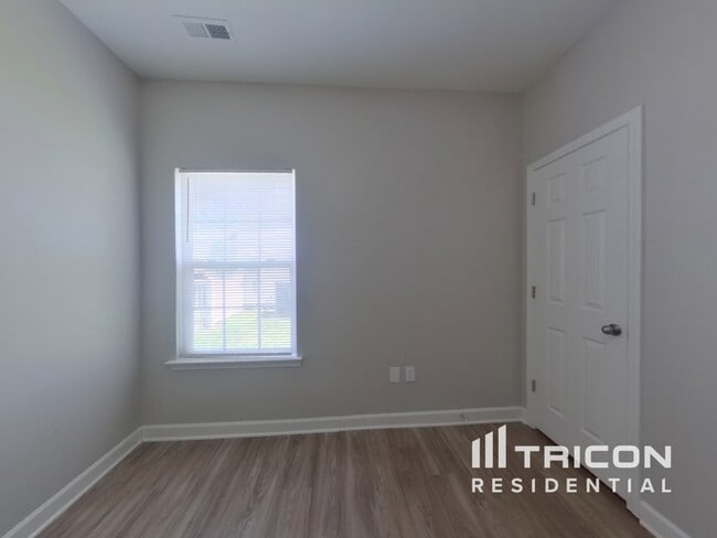 Building Photo - 8326 Knapp Ct