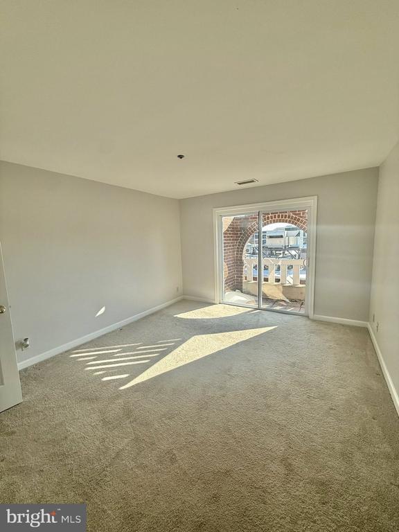 Building Photo - 115 S Lee St