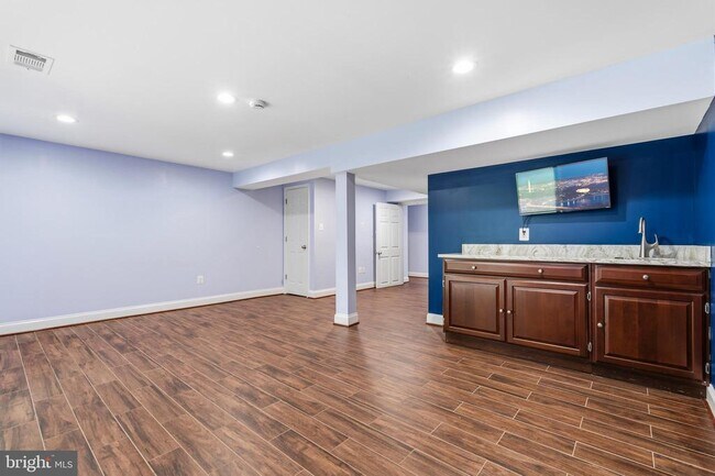 Building Photo - 6410 Blarney Stone Ct