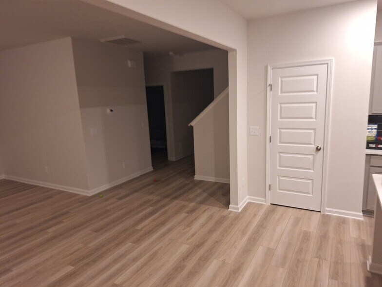 Building Photo - 25743 Finchley Dr