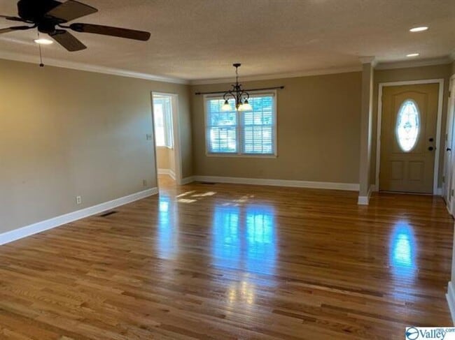 Building Photo - 206 Westchester Ave SW