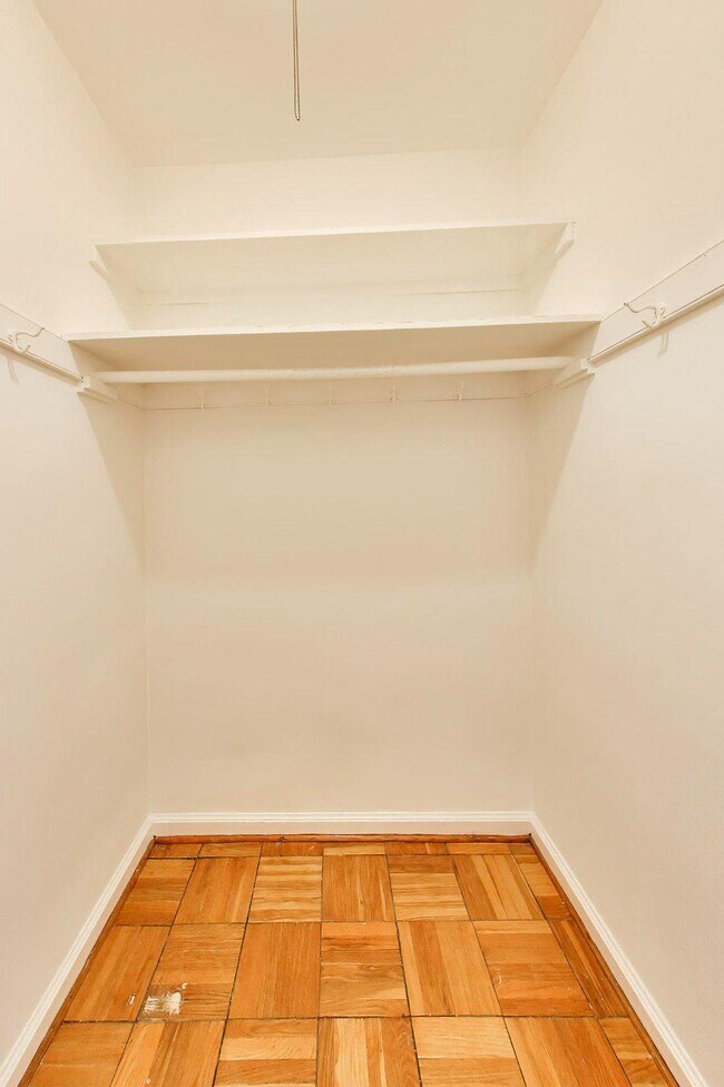 Building Photo - 1 Scott Cir NW