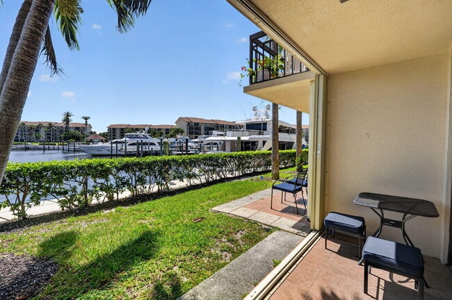 Building Photo - 2401 Marina Isle Way