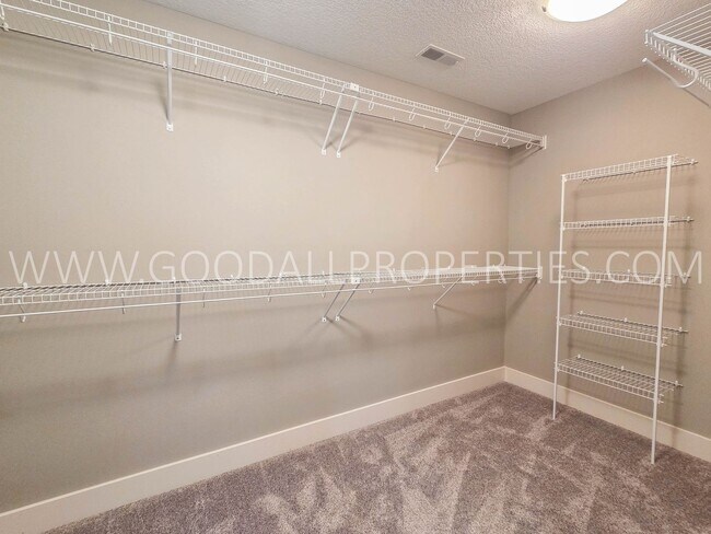 Building Photo - 4-Bedroom Walkout with 3-Car Garage in Waukee Schools