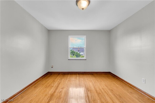 Building Photo - 3819 W 137th St