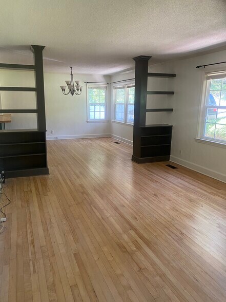 Building Photo - 3530 Dell Trail