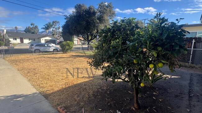 Building Photo - 1444 E Colton Ave