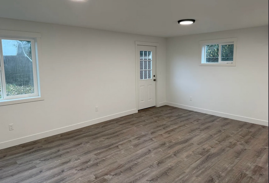 Living Space - 3650 NE Canterbury Cir