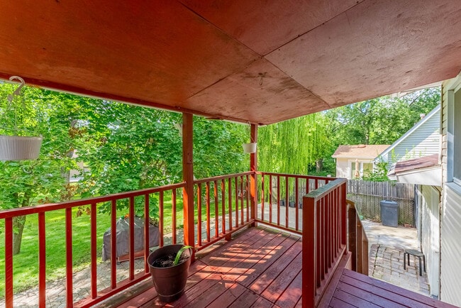 Building Photo - 121 S Orchard Dr