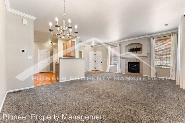 Building Photo - 3 br, 2.5 bath House - 12784 Jasmine St Un...