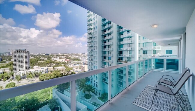 Building Photo - 1800 N Bayshore Dr