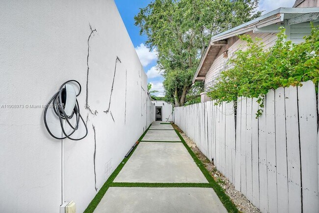 Building Photo - 85 NW 47th St