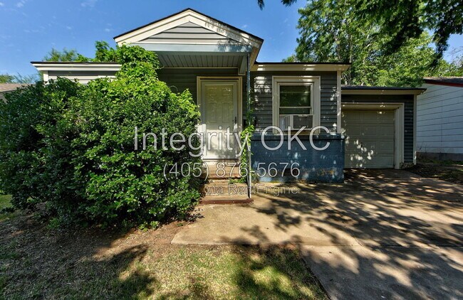 Building Photo - 2321 McCracken Dr
