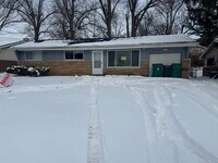 Building Photo - Charming 3-Bedroom Ranch