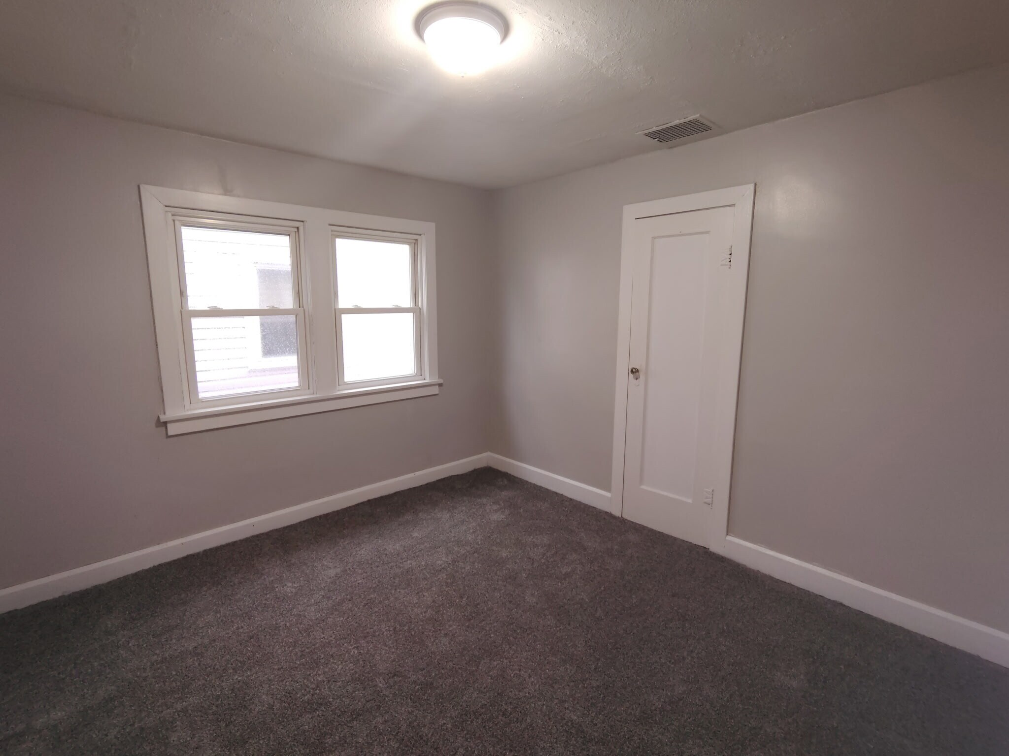 Building Photo - 1804 S Wall Ave