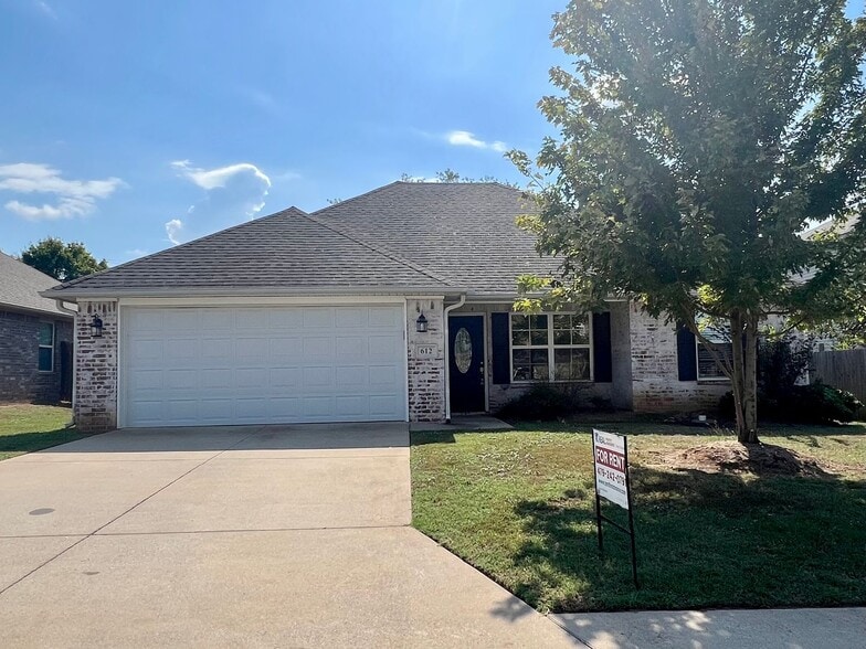 Primary Photo - 612 Ridge Point Dr