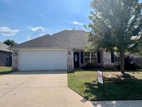 Building Photo - 612 Ridge Point Dr