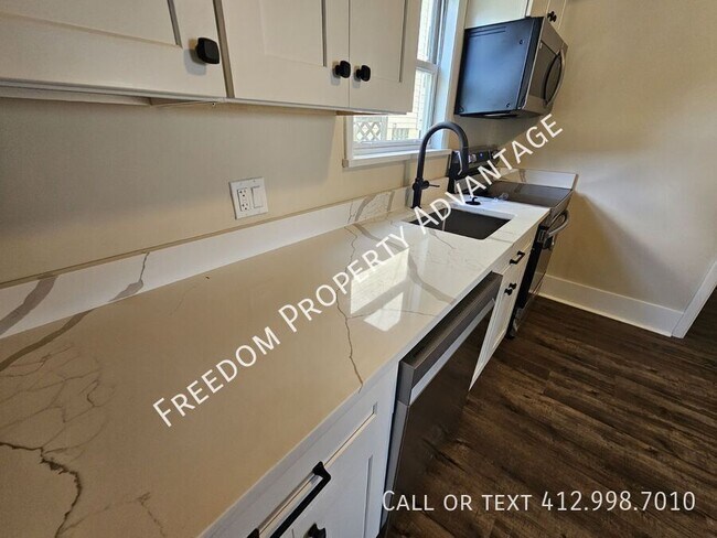 Building Photo - 462 McKinley Ave