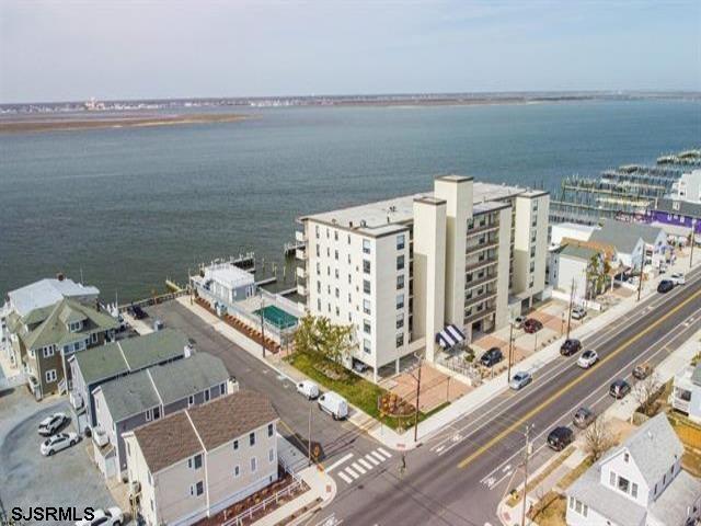 Building Photo - 336 Bay Ave