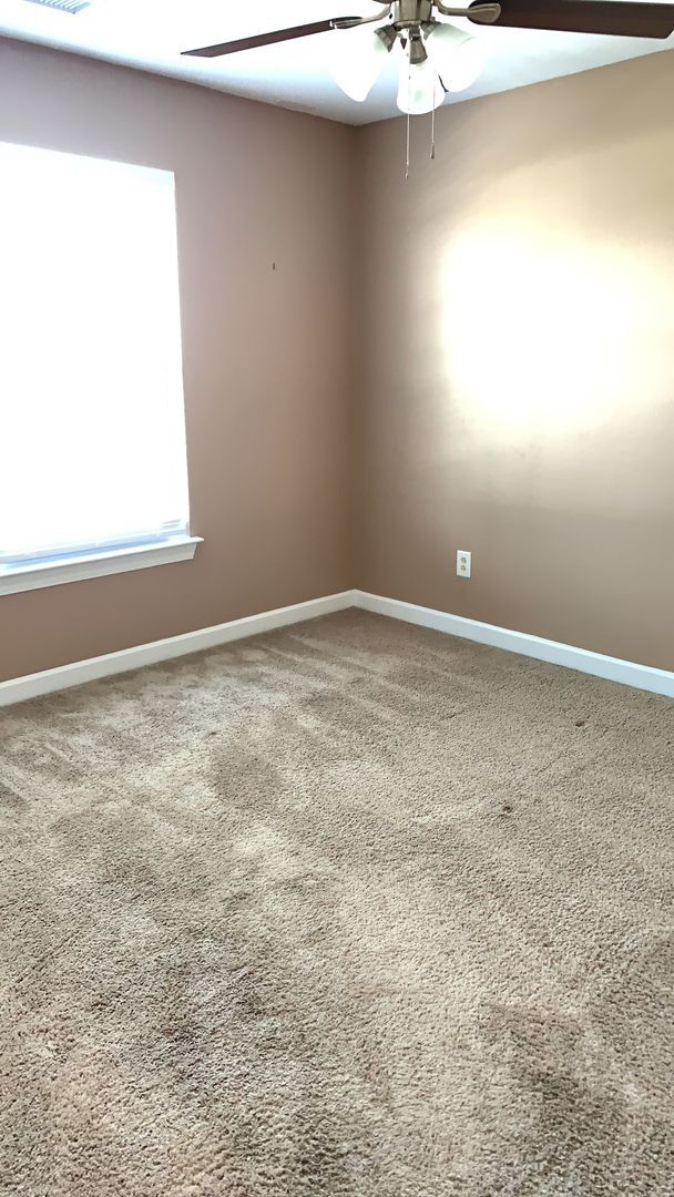 Building Photo - Beautiful 4-Bedroom,2.5-Baths with Two Car...