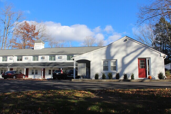 Building Photo - Pleasant Hill Apartments