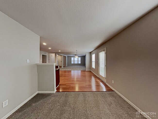 Building Photo - 815 Skywatch Ln