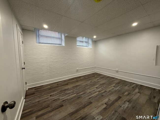 Building Photo - 156 Garfield Ave