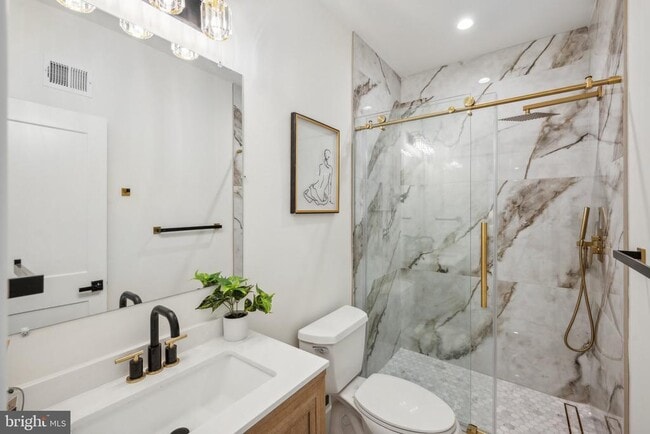 Building Photo - 1614 Kilbourne Pl NW