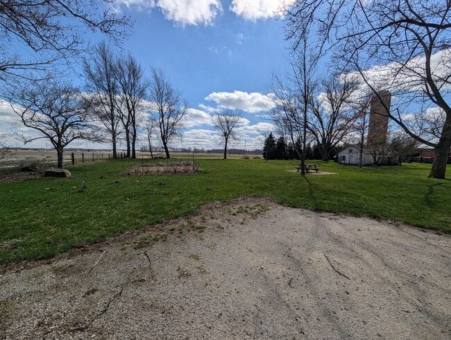 Building Photo - 4 Bedroom 2 Bathroom House - Middlebury