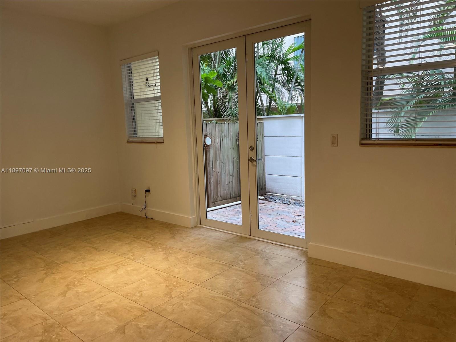 Building Photo - 2845 Coconut Ave