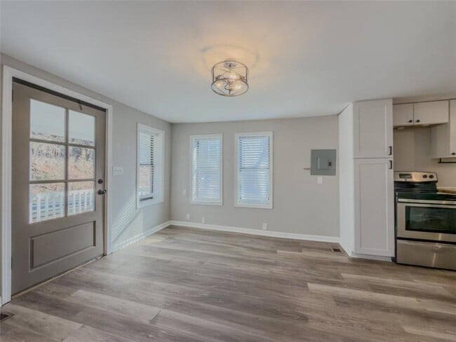 Building Photo - 2317 Ford White Rd