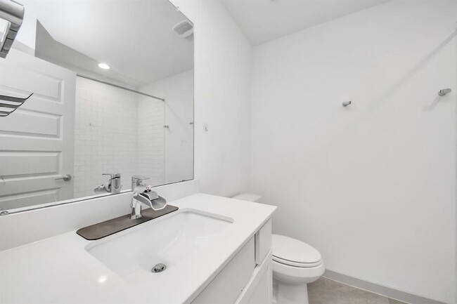 Building Photo - 7007 Fleetwood Crescent Wy