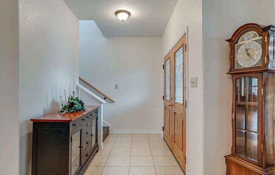 Building Photo - 200 Scenic Crest