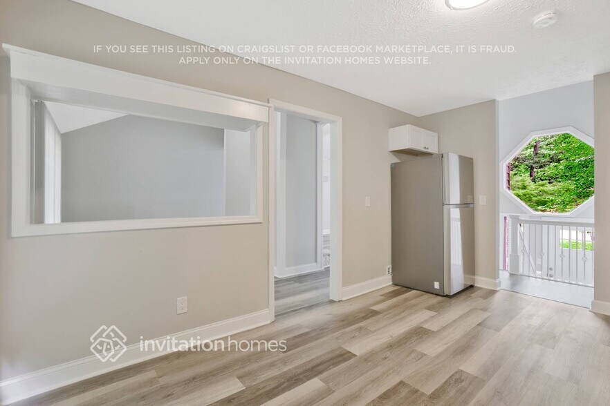 Building Photo - 242 Rustic Ridge Dr NE