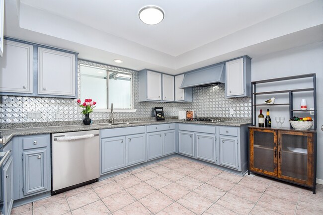 Building Photo - 11414 Chariot Dr