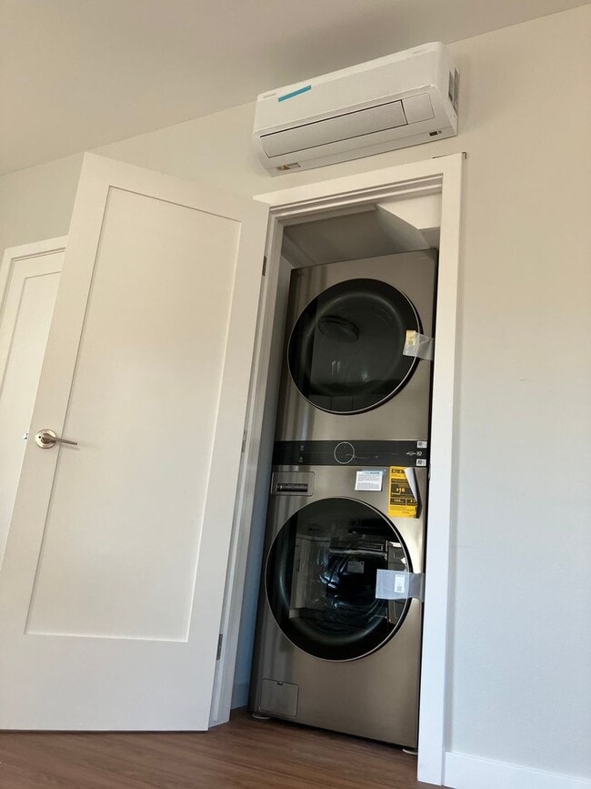 Building Photo - 2+1.5 2 story Back House New Construction - Midtown Home in Ventura, CA