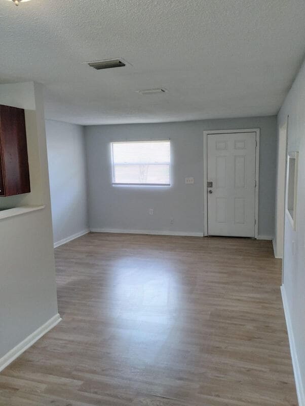 Building Photo - 893 Westgate Dr