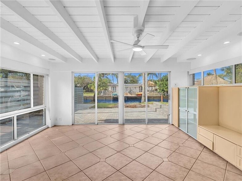 Building Photo - 2507 Okeechobee Ln