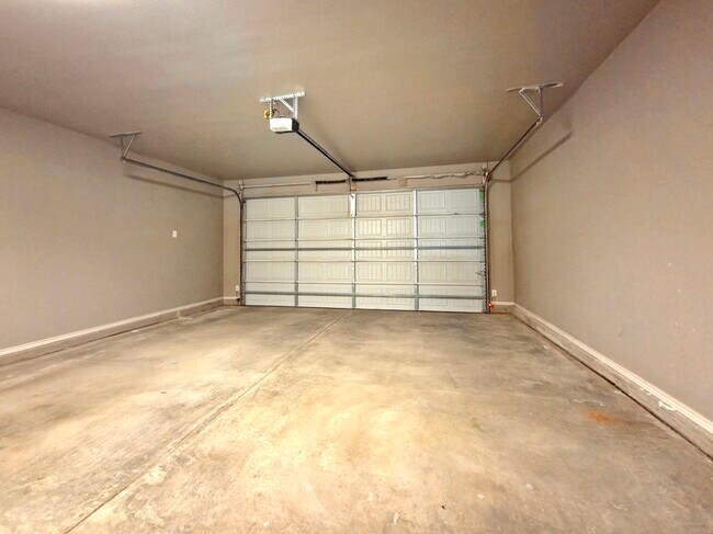 Building Photo - 1109 Preston Trails