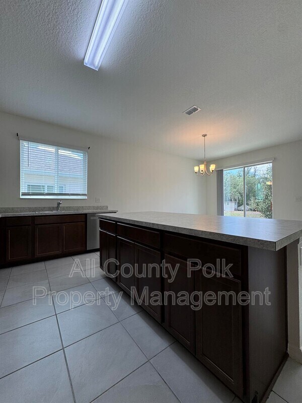 Building Photo - 7163 Cruz Ct