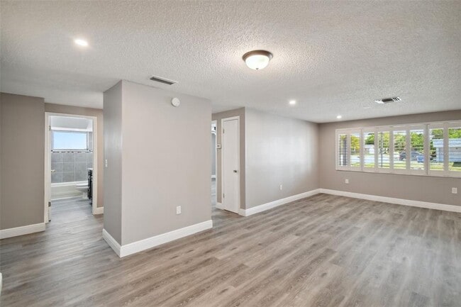 Building Photo - 7721 Heather St