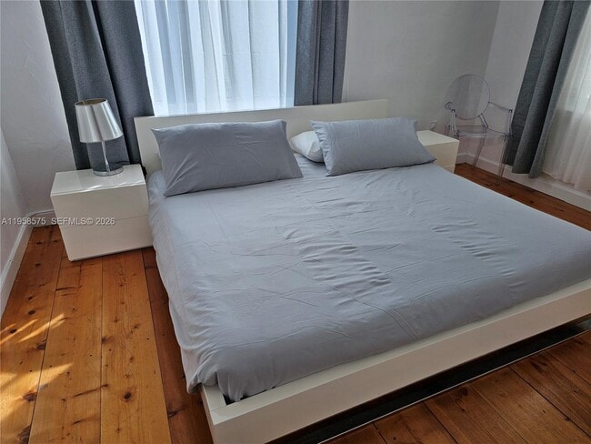 Building Photo - 622 15th St