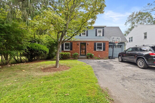 Primary Photo - 43 Camp Ave